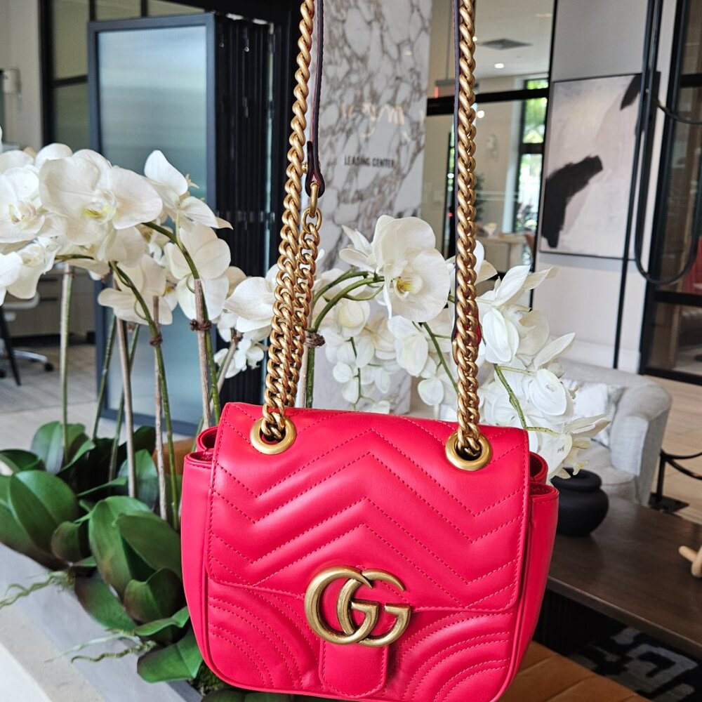 Gucci GG Marmont Mini Red Matelassé Leather Shoulder Bag with Chain Strap New - Picture 15 of 16